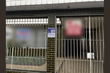 Casa à venda com 238m², 3 quartos e 2 vagasFachada/Placa