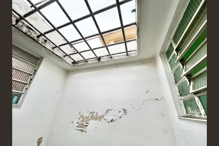 Casa à venda com 238m², 3 quartos e 2 vagasJardim de Inverno