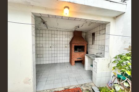 Casa à venda com 238m², 3 quartos e 2 vagasChurrasqueira