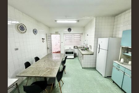 Casa à venda com 238m², 3 quartos e 2 vagasCozinha