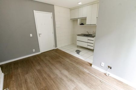 Sala de apartamento para alugar com 2 quartos, 70m² em Jardim das Palmas, São Paulo