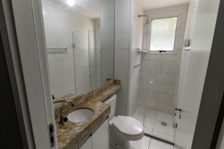 Banheiro de apartamento para alugar com 2 quartos, 70m² em Jardim das Palmas, São Paulo