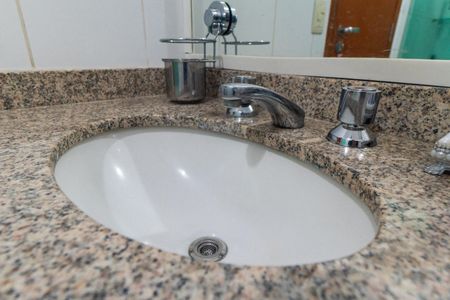 Apartamento à venda com 84m², 3 quartos e 2 vagasBanheiro Social Detalhe