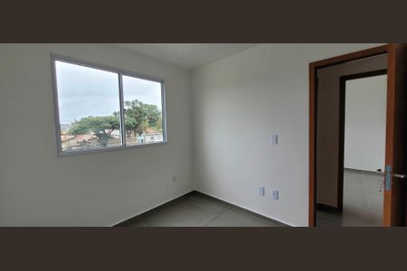 Apartamento para alugar com 2 quartos, 40m² em Maria Augusta, Itaquaquecetuba