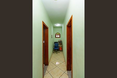 Casa à venda com 401m², 4 quartos e 4 vagasCorredor