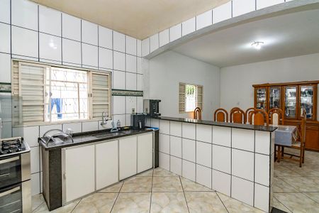 Casa à venda com 401m², 4 quartos e 4 vagasCozinha