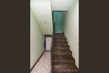 Casa à venda com 401m², 4 quartos e 4 vagasEscada