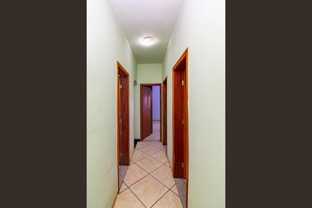 Casa à venda com 401m², 4 quartos e 4 vagasCorredor