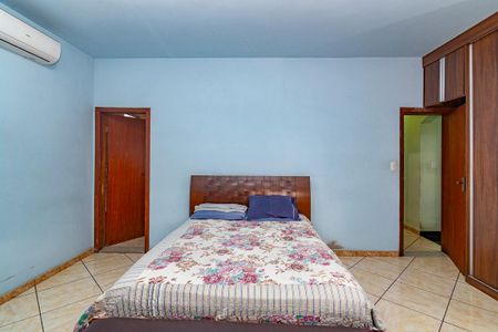 Casa à venda com 401m², 4 quartos e 4 vagasSuíte 