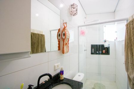 Casa à venda com 111m², 3 quartos e 3 vagasBanheiro do quarto 1