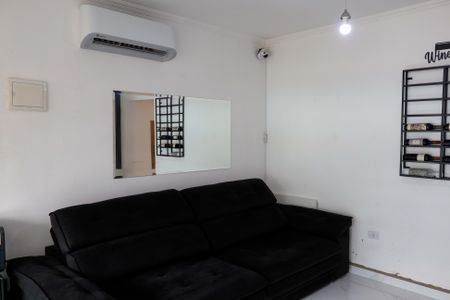 Casa para alugar com 150m², 2 quartos e 2 vagassala