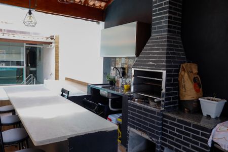 Casa para alugar com 150m², 2 quartos e 2 vagasÁrea comum - Churrasqueira