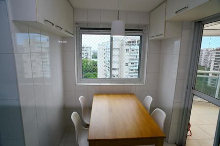 Apartamento para alugar com 117m², 2 quartos e 3 vagasCozinha