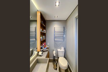 Apartamento para alugar com 111m², 2 quartos e 2 vagas Apartamento para alugar com 111m², 2 quartos e 2 vagasBanheiro da Suíte