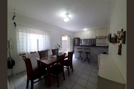 Casa à venda com 3 quartos, 180m² em Jardim Ester Yolanda, São Paulo