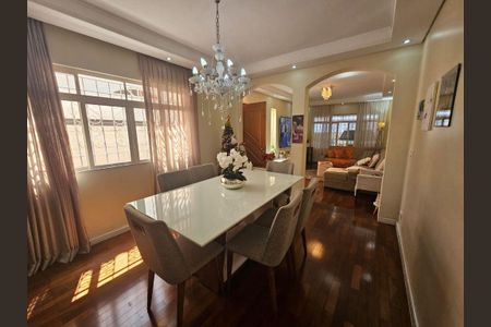 Casa à venda com 3 quartos, 150m² em Rio Pequeno, São Paulo