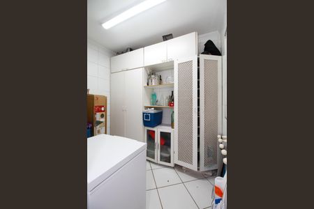 Casa à venda com 180m², 4 quartos e 2 vagasDespensa