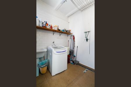 Casa à venda com 180m², 4 quartos e 2 vagasÁrea de Serviço