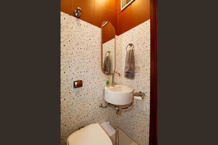 Casa à venda com 180m², 4 quartos e 2 vagasBanheiro Social