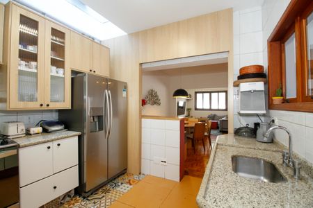 Casa à venda com 180m², 4 quartos e 2 vagasCozinha