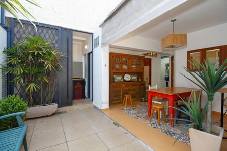 Casa à venda com 180m², 4 quartos e 2 vagasÁrea Externa/Varanda