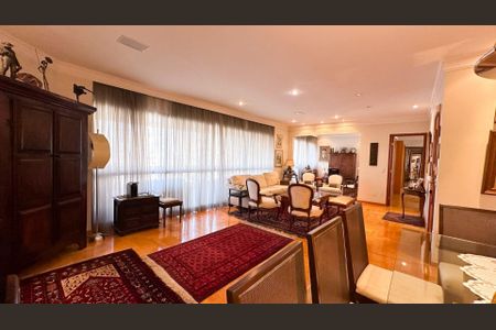 Apartamento à venda com 3 quartos, 226m² em Vila Suzana, São Paulo