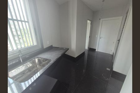 Apartamento à venda com 243m², 4 quartos e 4 vagas