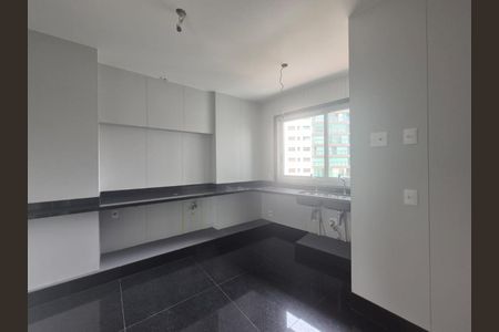 Apartamento à venda com 243m², 4 quartos e 4 vagas