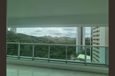 Apartamento à venda com 243m², 4 quartos e 4 vagas