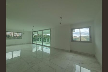 Apartamento à venda com 243m², 4 quartos e 4 vagas