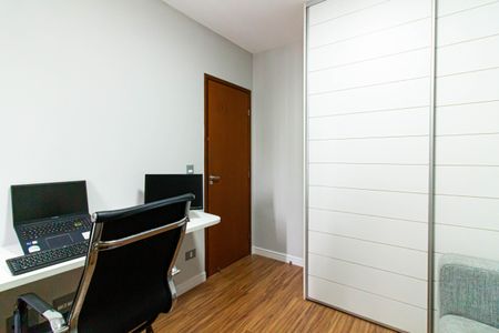 Apartamento à venda com 107m², 3 quartos e 2 vagasQuarto 2