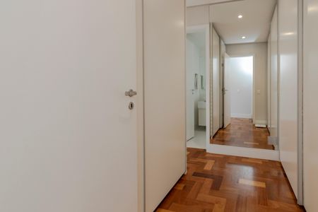 Apartamento à venda com 134m², 3 quartos e 2 vagasSuíte 1