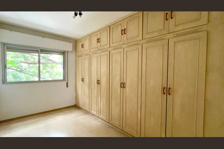 Quarto de apartamento à venda com 2 quartos, 83m² em Pinheiros, São Paulo