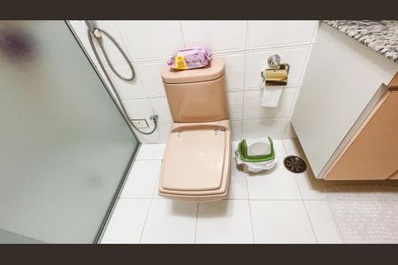 Apartamento à venda com 114m², 4 quartos e 2 vagas Apartamento à venda com 114m², 4 quartos e 2 vagasBanheiro