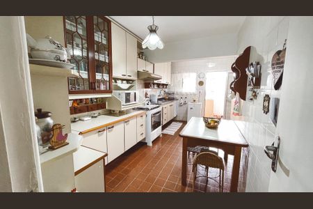 Apartamento à venda com 114m², 4 quartos e 2 vagas Apartamento à venda com 114m², 4 quartos e 2 vagasCozinha