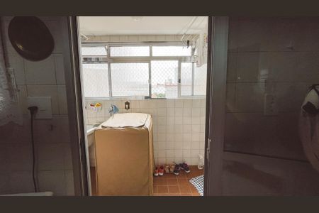 Apartamento à venda com 114m², 4 quartos e 2 vagas Apartamento à venda com 114m², 4 quartos e 2 vagasÁrea de Serviço