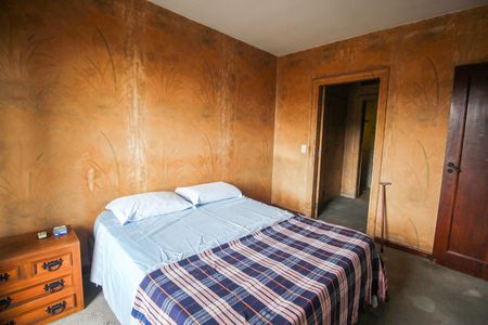 Casa à venda com 320m², 4 quartos e 6 vagasSuíte 1