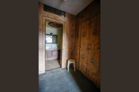 Casa à venda com 320m², 4 quartos e 6 vagasCloset da suíte 1