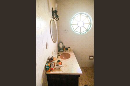 Casa à venda com 320m², 4 quartos e 6 vagasBanheiro