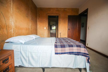 Casa à venda com 320m², 4 quartos e 6 vagasSuíte 1