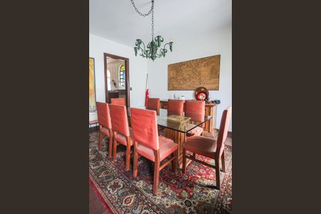 Casa à venda com 320m², 4 quartos e 6 vagasSala 