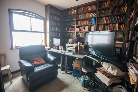 Casa à venda com 320m², 4 quartos e 6 vagasQuarto 2