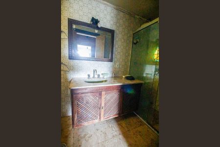 Casa à venda com 320m², 4 quartos e 6 vagasBanheiro da Suíte 1