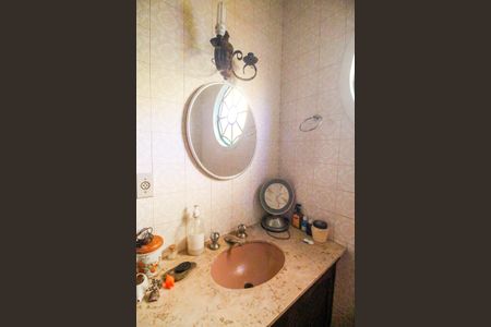 Casa à venda com 320m², 4 quartos e 6 vagasBanheiro