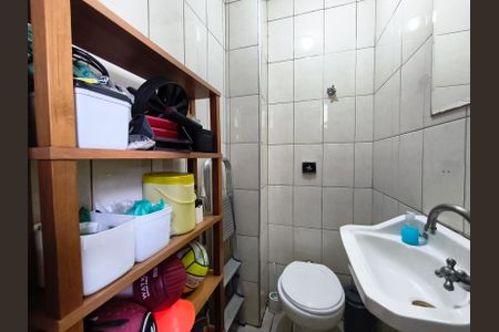 Apartamento à venda com 69m², 2 quartos e sem vagaBanheiro de Serviço