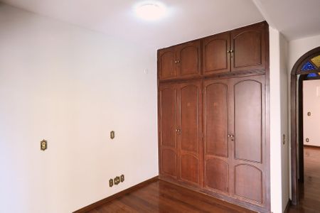 Casa para alugar com 250m², 6 quartos e 2 vagasQuarto 1