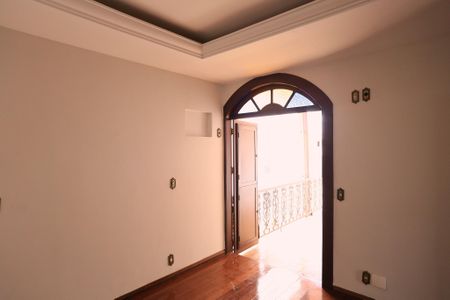 Casa para alugar com 250m², 6 quartos e 2 vagasQuarto