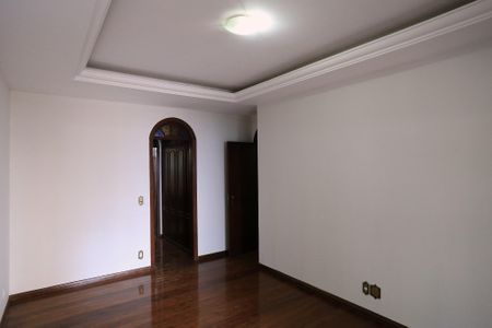 Casa para alugar com 250m², 6 quartos e 2 vagasSuíte