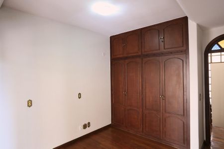 Casa para alugar com 250m², 6 quartos e 2 vagasQuarto 2