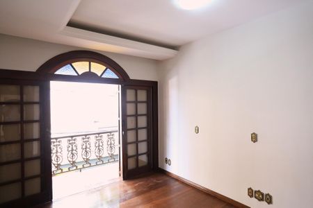 Casa para alugar com 250m², 6 quartos e 2 vagasQuarto 1